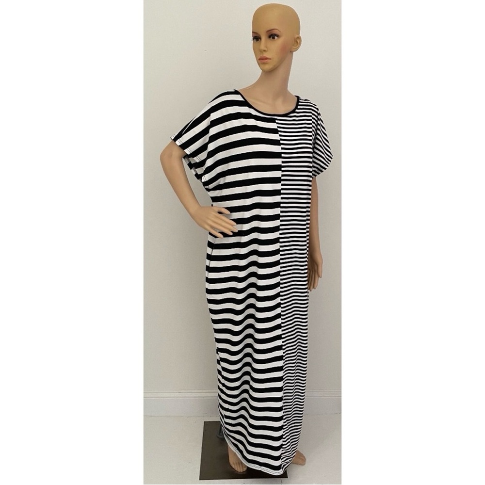 Women’s Black and White Striped Maxi Kaftan Dress